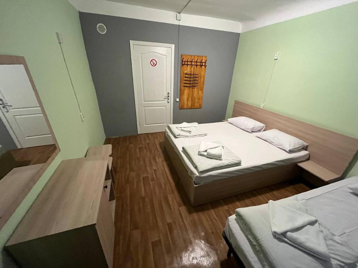 Fox Hostel Киев Экстерьер фото
