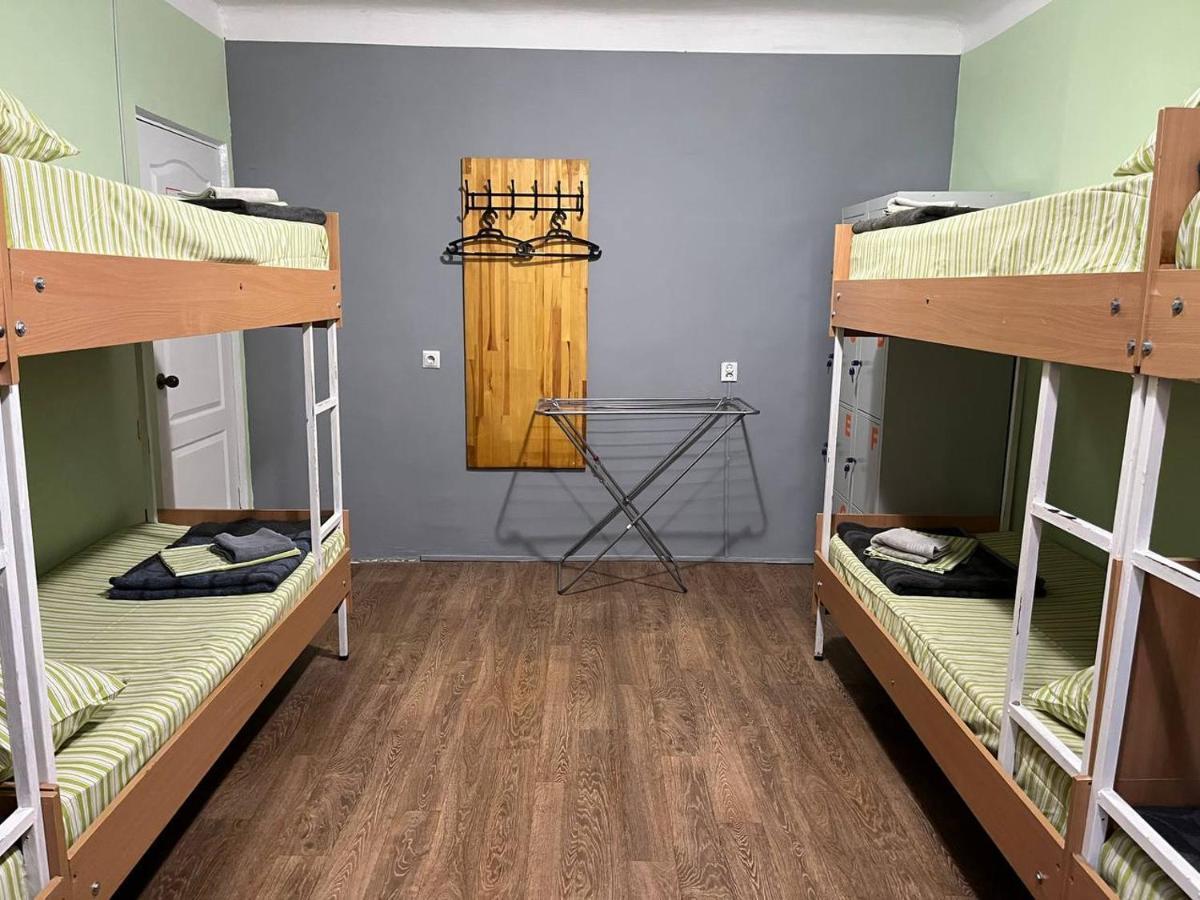 Fox Hostel Киев Экстерьер фото