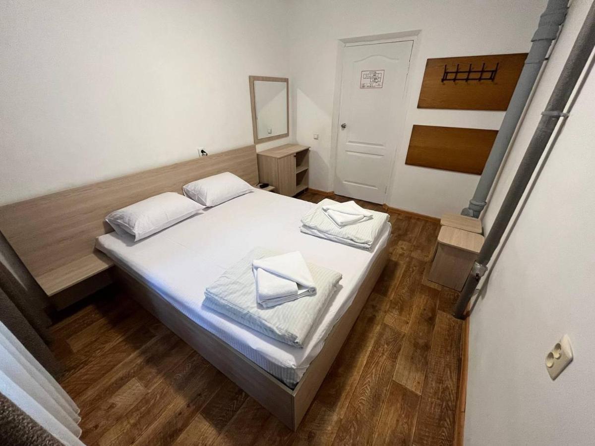 Fox Hostel Киев Экстерьер фото